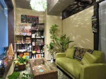 フランジパニ(Frangipani)/広く明るい待合スペース