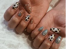 フランチェス(Frances)/ホルスタイン柄 〇 メタルパーツ