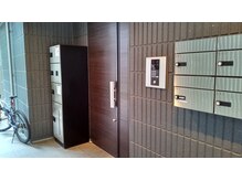 アヴリール(avril)/エントランス