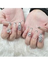 ラヴィ(Ravi)/ガラスフレンチネイル