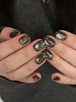 チーク(teak.)の写真/遊び心ある色使いで指先にアクセントを。シンプルだけど一癖欲しい方にもオススメ◎