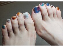 マニル アンド ネトラ(manil & netola)/フットもニュアンスでおしゃれ♪