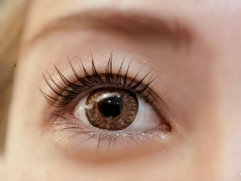 ダズルアイラッシュ 綾瀬(Dazzle eyelash)の写真/ナチュラル派注目!あなたのなりたい目元をプロデュース!パリジェンヌで自然に自まつ毛を最大限長く魅せる◎