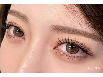 ラシーズ 近鉄八尾店(La SHE's)の写真/≪最新技術LEDマツエク≫【高持続LEDフラットラッシュ100本¥5500/120本¥6000】圧倒的な持続力を実現!
