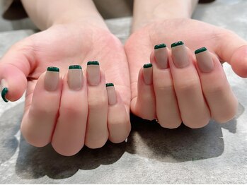 ヒールネイル(heal nail)/greige×greenスキニーfrench.