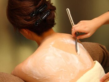 シェービングサロン ファブリス 松坂屋名古屋店(Fabrice)/自分で出来ない背中はプロに