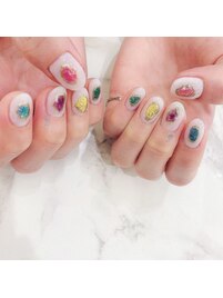 宝石ネイル