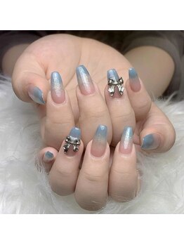 ヒユ ネイル(Hiyu Nail)/透明感ブルー×リボンネイル