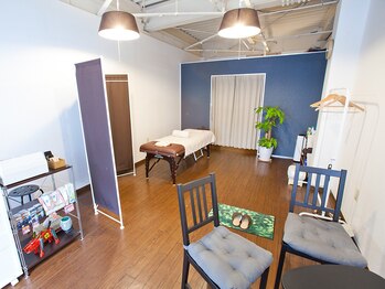 ボディアンドフットケア なかむら/落ち着いた雰囲気の店内