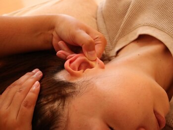 アイルビー(I’ll Bee)の写真/話題の耳つぼジュエリー◇丁寧なカウンセリング、お客様のお悩みにあったツボ押しで不調改善に導く◎