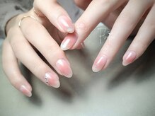 フローフェン(Floofen)/チークネイル×先端ラメ