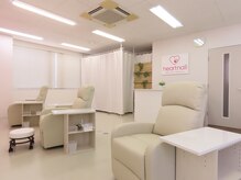 はあとねいる 野々市駅前店の雰囲気（ゆったりソファー席でおくつろぎください。）