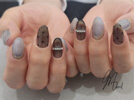 シースルーネイルドット柄