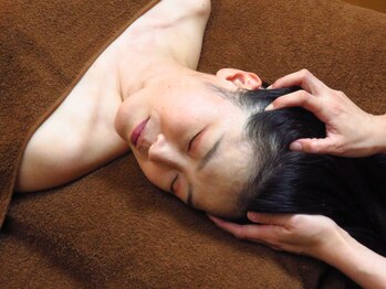 キロン(chiron)/脳を休めるヘッドスパ