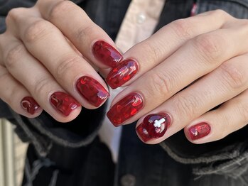 ミニョン 北堀江(mignon)/ホログラムのキラッとネイル