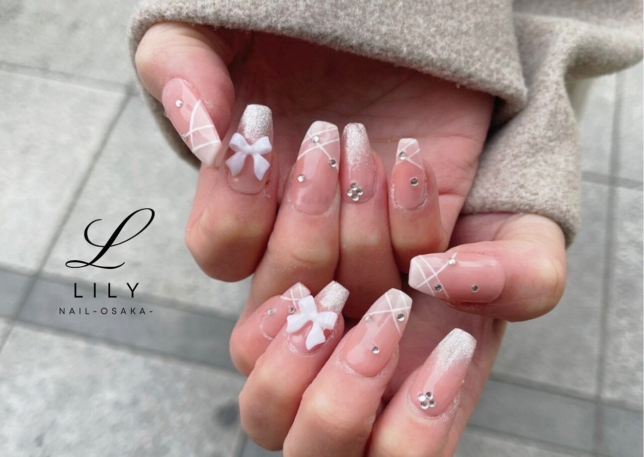 2025年-2026年冬トレンド】ガーリー ダブルフレンチのネイルデザイン集