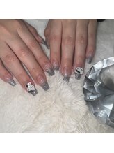 ラヴィ(Ravi)/淡いブラックのラメグラ☆