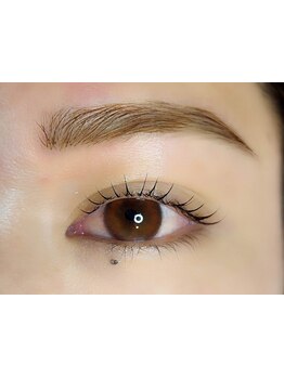 ナチュラル上品な目元にしたい