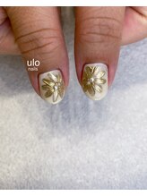 ウロネイルズ(ulo nails)/ゴールドフラワーネイル