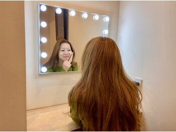 アモール(AMOR)/鏡の前で変化をご確認ください