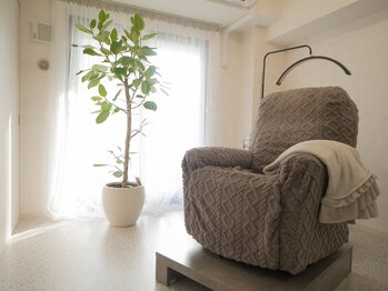 オムアイ 新栄(eom eye)/