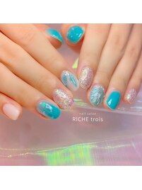 ターコイズブルーの人魚ネイル♪