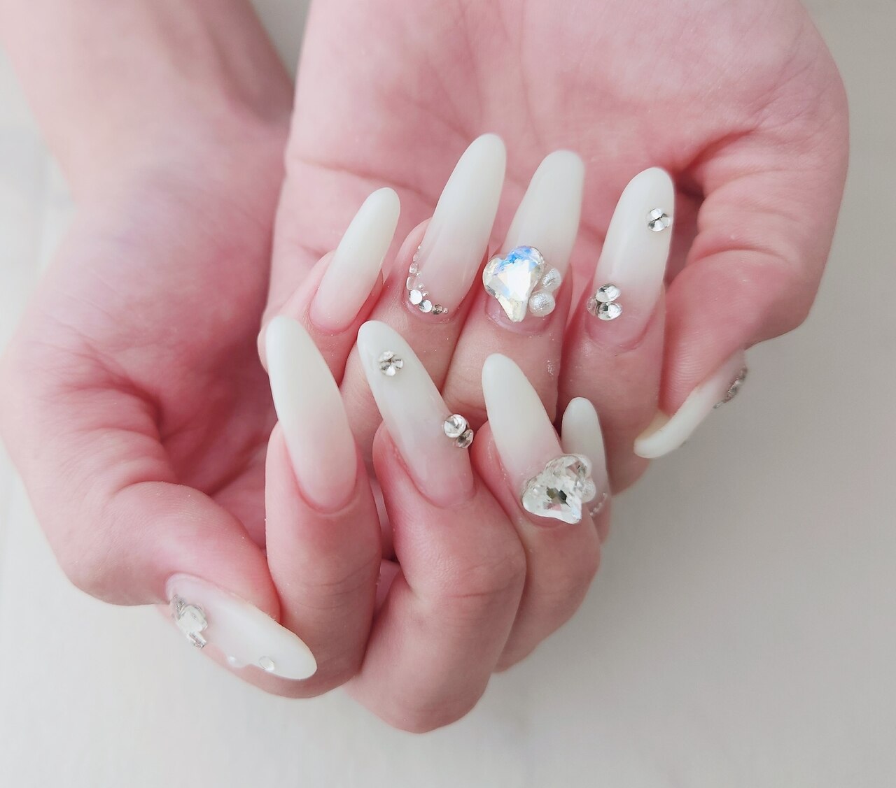 なお　スーパーロングネイル 2026年冬トレンド】スーパーロングのネイルデザイン集｜人気順｜97