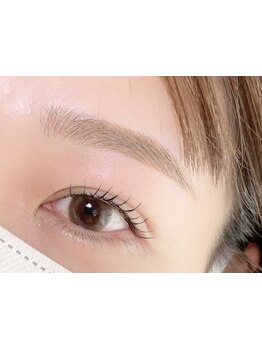 ナチュラル上品な目元にしたい