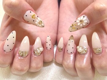 ネイルサロン ジョアアンジェ 天王寺店(joie ange)/ ドット　フラワー　カジュアル