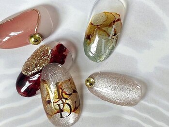 ネイルサロン オートクチュール 北浜店(Nail Salon Haute Couture)の写真/センス抜群◎シーズンや気分に合わせてネイルチェンジ…＊旬なデザインをワンランク上の仕上がりに♪