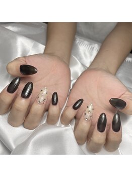 レイヴィー(Raivy)/上品ブラックネイル