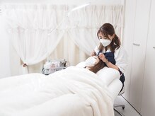 ラッシュアンドブロウ アップ(up.)の雰囲気（ゆったりリクライニングソファーで至福のひととき♪）