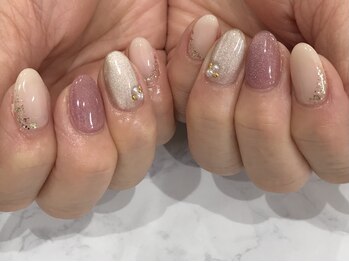 バランス 泉中央店(balance)の写真/特別な日のネイルは当店にお任せ！豊富なカラーとパーツで、お客様それぞれに似合うデザインをご提案♪