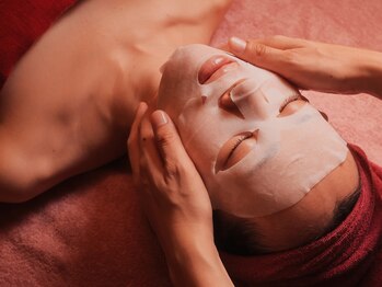 ボディヒーリング 楽/１枚で美容液１本分の美白パック