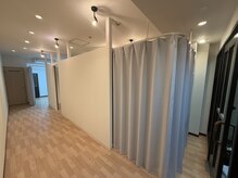 ドライヘッドスパ専門店＆ボディ　ほぼひつじ　阪急塚口店の雰囲気（ベッド3台のお気軽サロン！）
