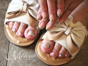 ネイル 手足同時お施術が人気♪