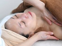 ハリスキンラボ(Hari.Skin.Lab)/デコルテマッサージ