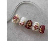 和柄ネイルも素敵ですよ♪