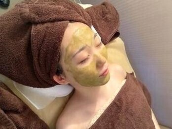 インディバケアプラチナム 新宿の写真/【美肌・毛穴・低刺激】ハーブ フェイシャル 45分 ¥12,000→¥8,000