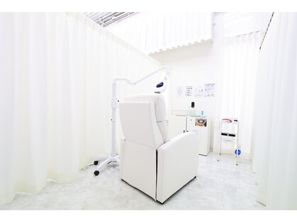 ホワイトニングカフェ 西宮北口店(Whitening Cafe)の写真