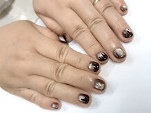 クロム(CHROM.)/チョコレートネイル