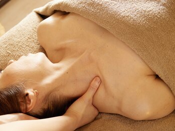 マル(MARU)/よもぎ蒸しと腸もみでぽかぽかに