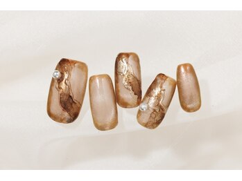 ゴールドニュアンスネイル