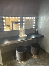 リブラン(Lis Blanc)/【メイクルーム】