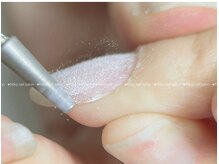 フィルインの施術を行い・自爪を削らない・優しい施術も◎