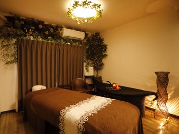 リラクゼーションサロン プラス(Plus+)/《ボタニカルルーム》壁一面の花