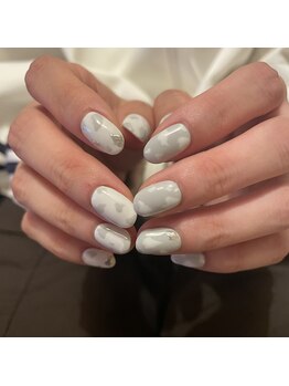 ジーク(SieG)/牛柄ネイル