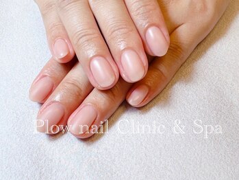 プラウネイル(Plow Nail)/ワンカラーで見せる自爪風ネイル