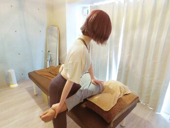 ストレッチ整体×もみほぐし【Pitretch名古屋駅】肩こり/腰痛/マッサージ/ヘッドスパ/整体・もみほぐし・肩甲骨はがし