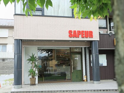 ヘアー アンド ネイル サプール(HAIR and NAIL SAPEUR)の写真